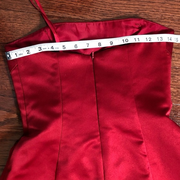 Michaelangelo Red Dress with Embroidery, Size 12 See photos for measurements. - Picture 7 of 12